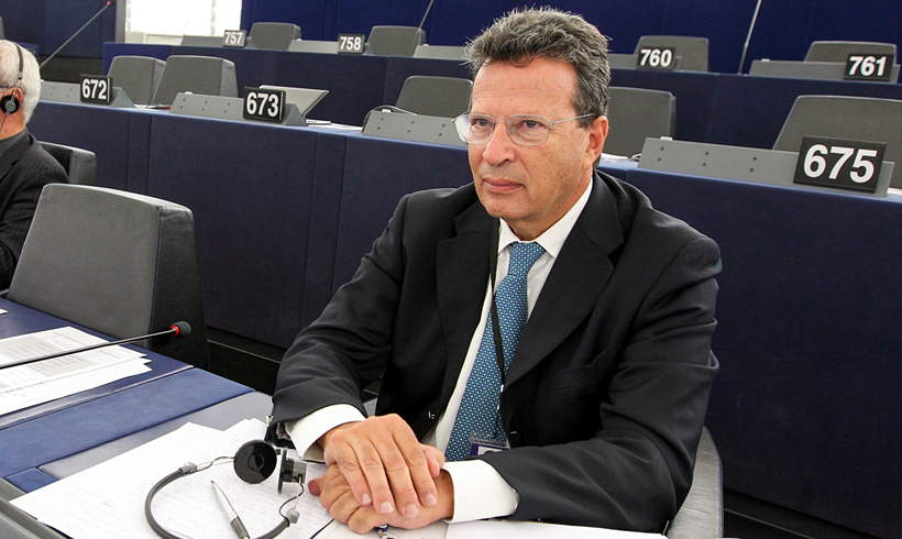 Το Ευρωκοινοβούλιο αίρει την ασυλία των Ευρωβουλευτών Κύρτσου & Κούλογλου