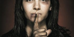 Δρομολογείται τροποποίηση του Νόμου για την ενδοοικογενειακή βία