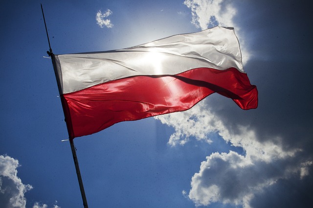Ξεκινά έρευνα για τις αλλαγές στο δικαιοδοτικό σύστημα της Πολωνίας