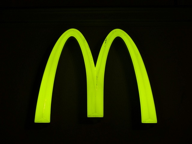 Αθέμιτη εκμετάλλευση φήμης της McDonald’s από το σήμα MACCOFFEE