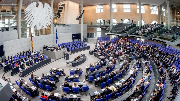 Θέλετε να εργαστείτε στο γερμανικό κοινοβούλιο;